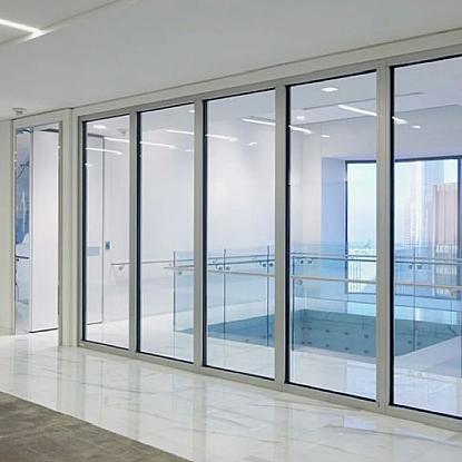 Алюминиевый витраж в проем